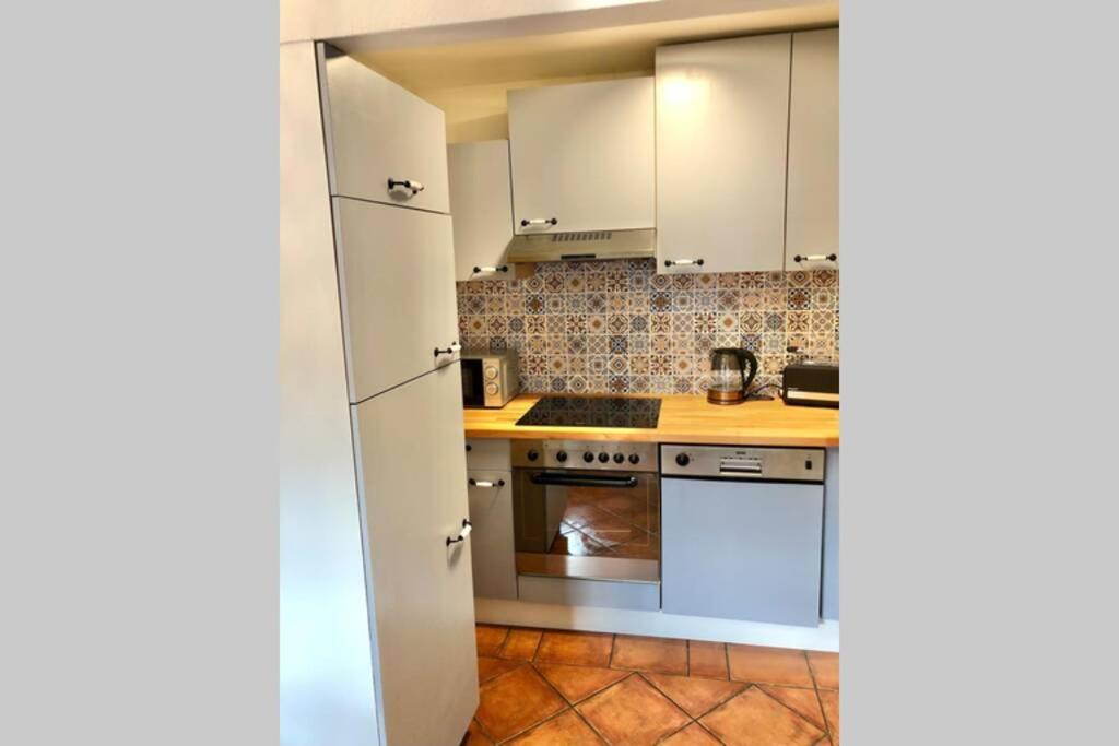 Apartment Zum Goldenen Lowen Inkl. Parkplatz & Wlan Erfurt Exterior photo